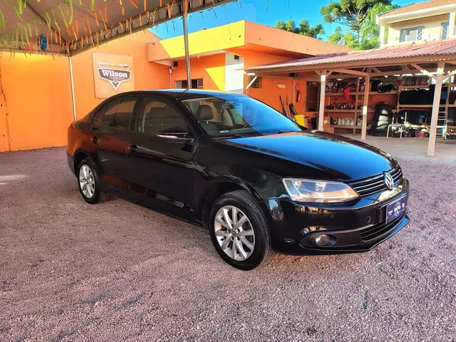 Carro Volkswagen Jetta 2013 2.0 Comfortline (Flex)