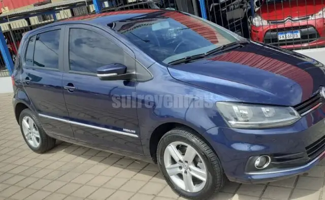 Carro Volkswagen Fox 2015 Highline I-Motion 1.6 16v MSI (Flex)