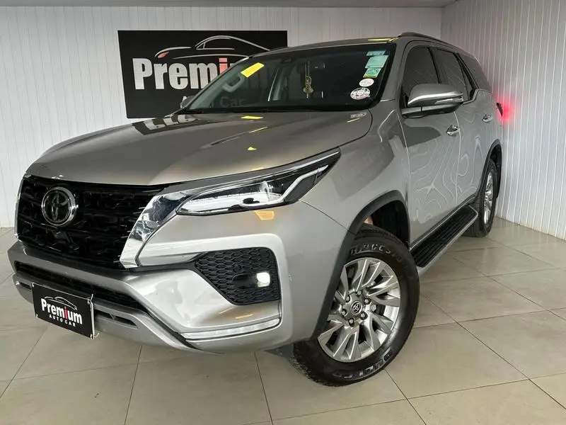 Toyota Hilux Cabine Dupla SRX 2.8 TDI CD 4x4 (Aut)