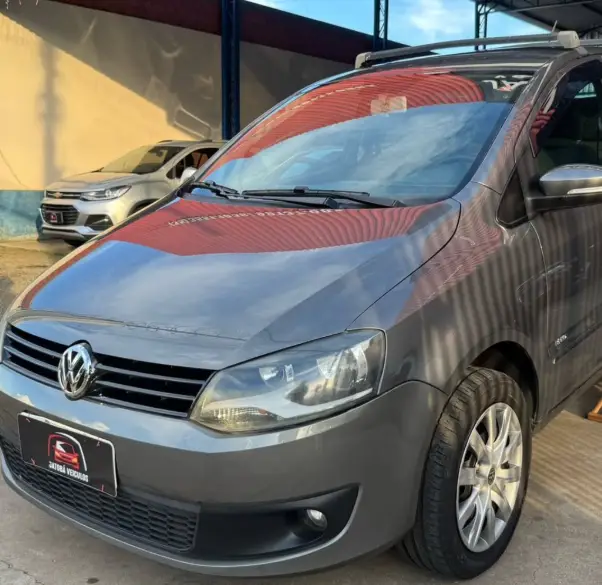 Carro Volkswagen Fox 2014 1.0 TEC (Flex) 4p