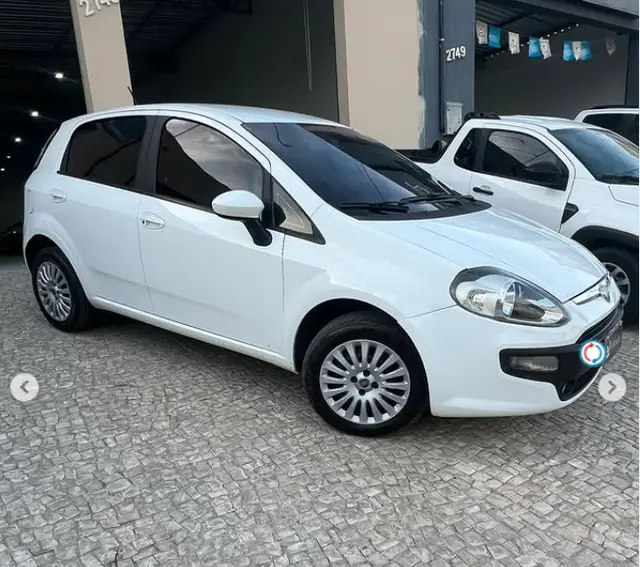 Carro Fiat Punto 2013 ATTRACTIVE ITALIA 1.4 F.Flex 8V 5p