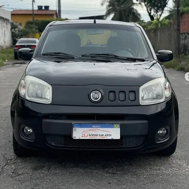 Fiat Uno Vivace 1.0 8V (Flex) 4p
