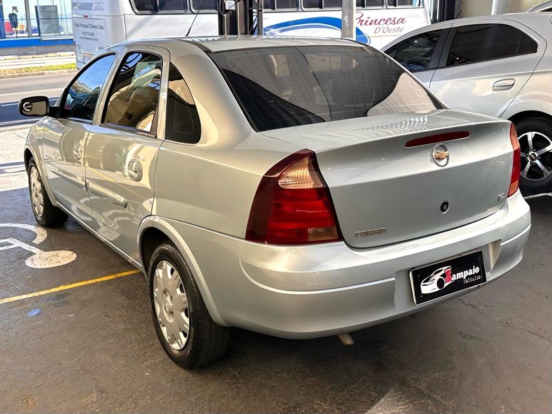 Chevrolet Corsa Sedan