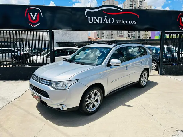 Carro Mitsubishi Outlander 2015 2.0 16V CVT