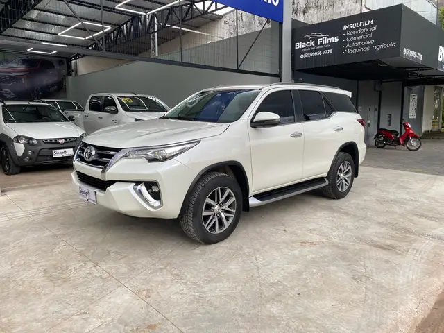 Carro Toyota SW4 2018 2.8 TDI SRX 5L 4x4 (Aut)