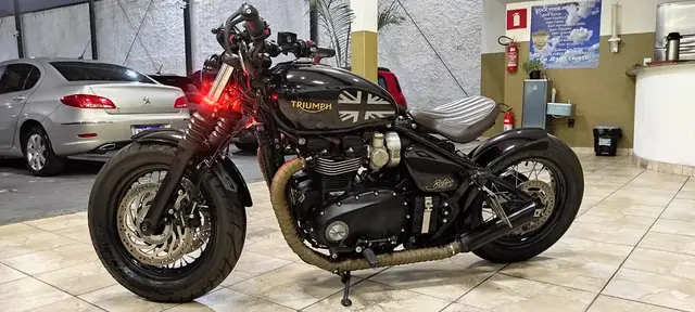 Carro Triumph Bonneville Bobber 2020 BOBBER BLACK 1200cc