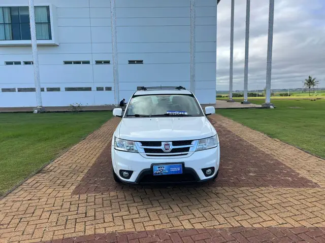 Carro Fiat Freemont 2015 2.4 16V Precision (Aut)