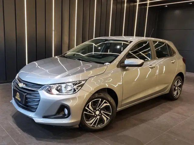 Carro Chevrolet Onix Plus 2024 LT 1.0