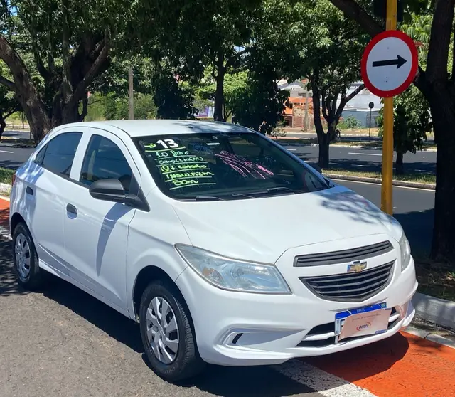 Carro Chevrolet Onix 2013 1.0 LS SPE/4