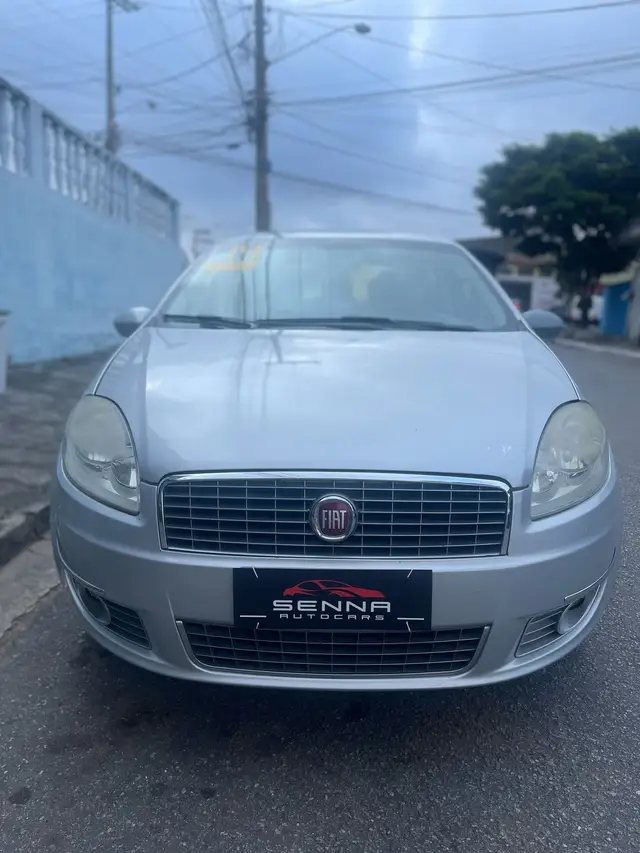Carro Fiat Linea 2014 Absolute 1.8 16V Dualogic (Flex)