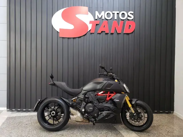 Carro Ducati Diavel 2020 1260S