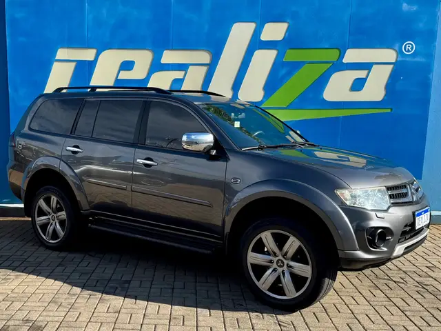 Carro Mitsubishi Pajero 2016 3.2 DI-D S 4WD HPE (Aut)
