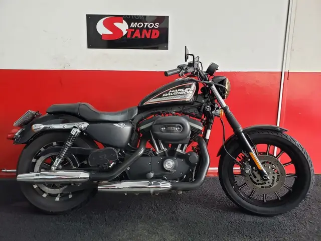 Carro Harley-Davidson Sportster XL 883 2011 Roadster