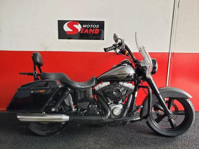 Carro Harley-Davidson Dyna 2013 Switchback