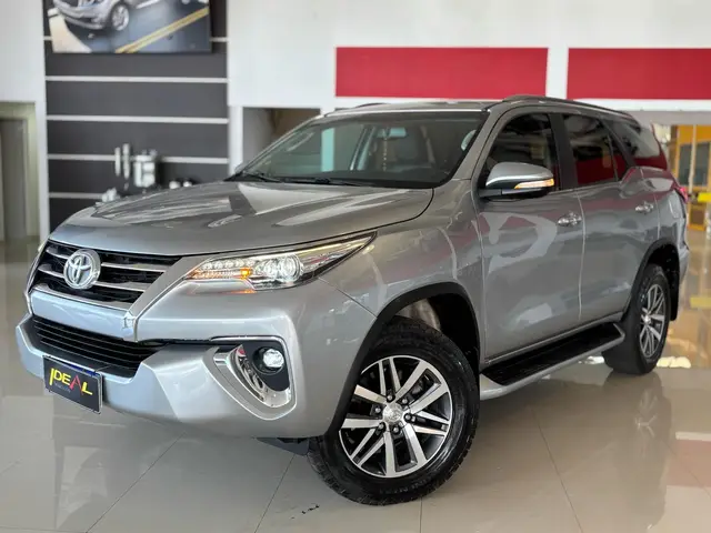 Carro Toyota SW4 2018 2.8 TDI SRX 5L 4x4 (Aut)