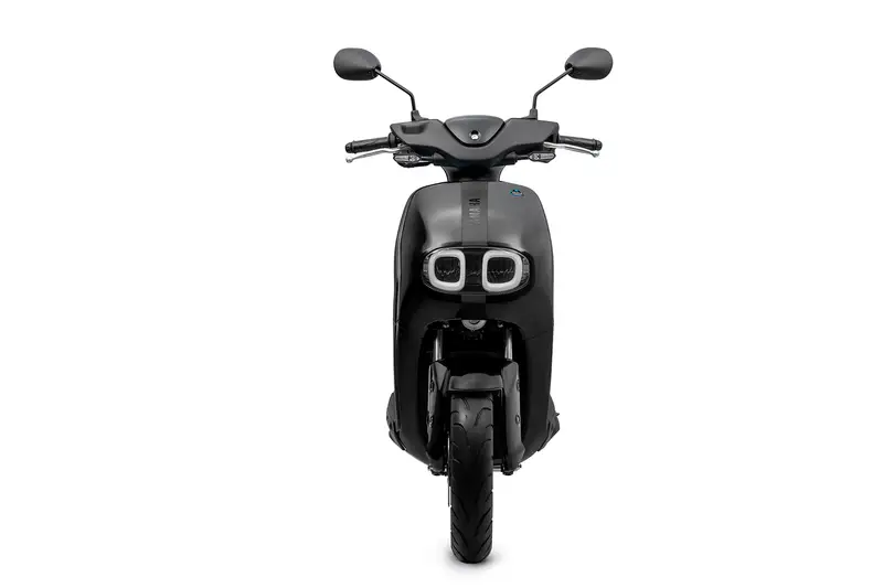 Yamaha Neo's Connected