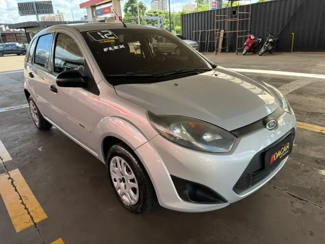 Carro Ford Fiesta Hatch 2012 1.0 (Flex)