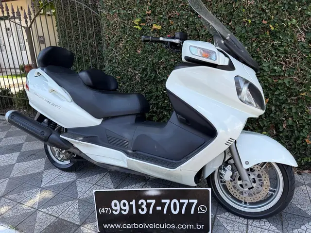 Carro Suzuki Burgman 2011 650