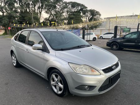 Focus Hatch GLX 2.0 16V (Flex) (Aut)