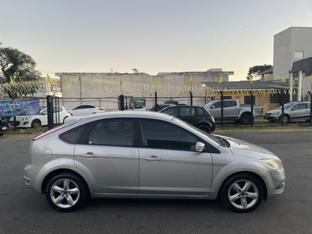 Focus Hatch GLX 2.0 16V (Flex) (Aut)