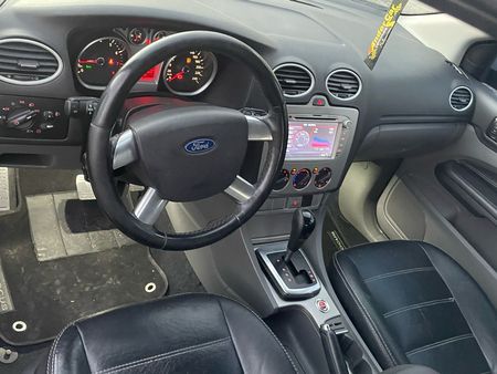 Focus Hatch GLX 2.0 16V (Flex) (Aut)
