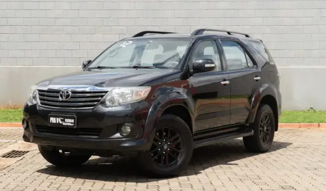 Carro Toyota Hilux SW4 2012 SR 4x2 2.7/ 2.7 Flex 16V Aut.