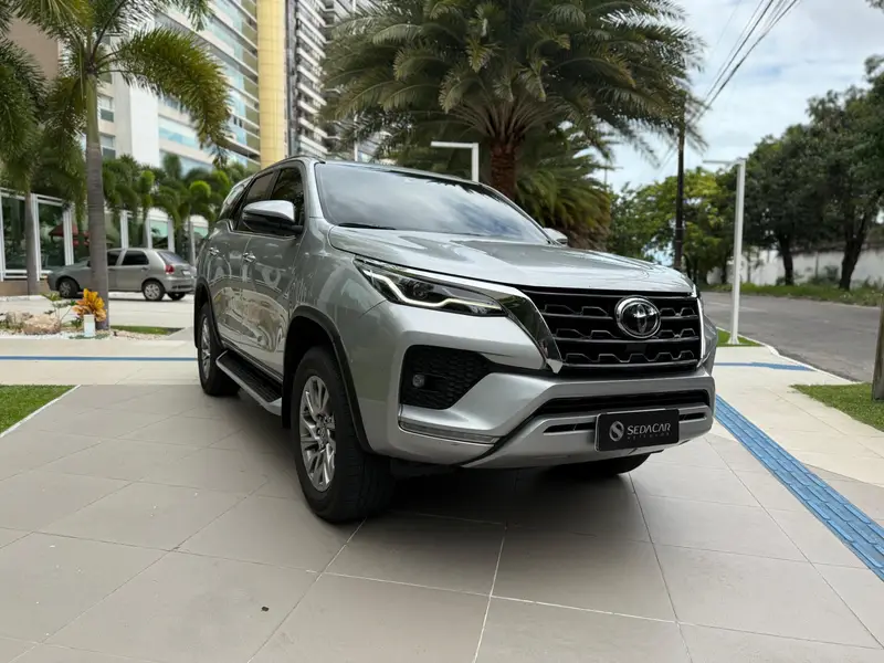 Toyota SW4 SRX 2.8 turbodiesel 7L 4x4 (Aut)