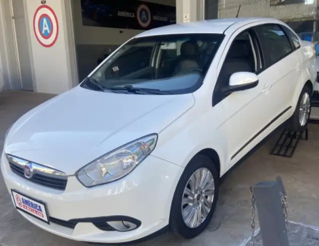 Carro Fiat Grand Siena 2015 Essence 1.6 16V Dualogic (Flex)