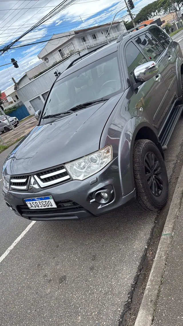Carro Mitsubishi Pajero Dakar 2015 3.2 HPE 4WD (Aut)