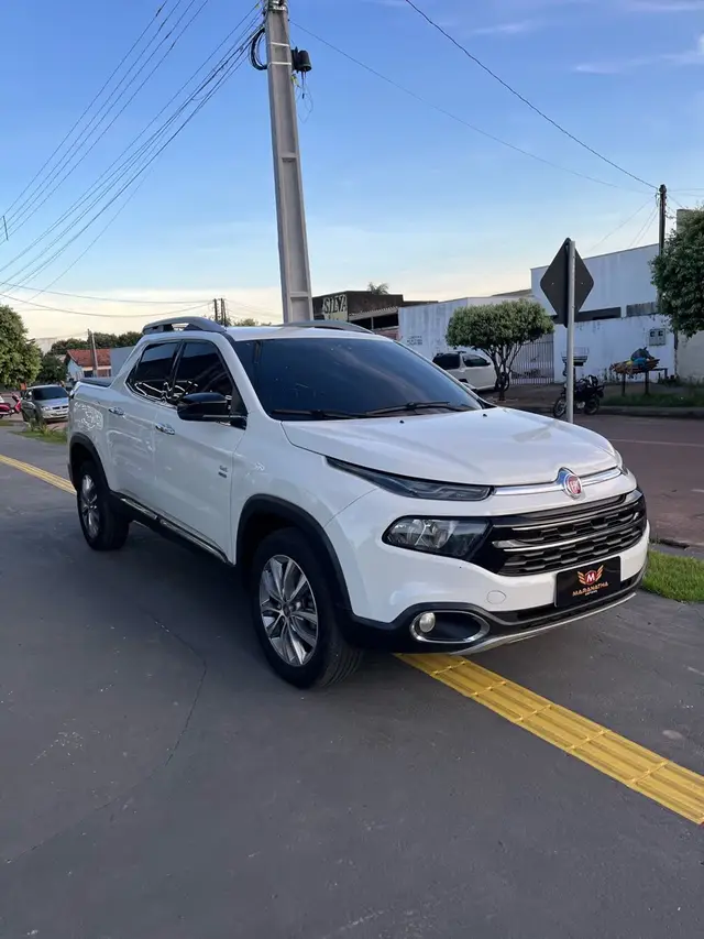 Carro Fiat Toro 2019 Volcano 2.0 diesel AT9 4x4