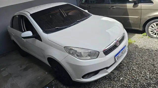 Carro Fiat Grand Siena 2016 Evo Attractive 1.4 8V (Flex)