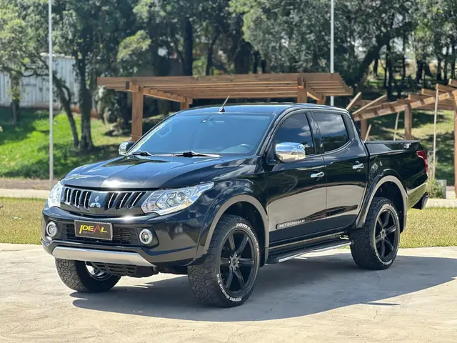 Carro Mitsubishi L200 Triton 2018 HPE 3.2 CD TB Int.Diesel Mec