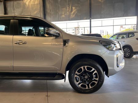 HiluxCabineDupla SRX 2.8 TDI CD 4x4 (Aut)
