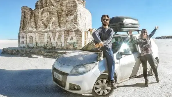 Casal percorreu mais de 134 mil km dentro de um Sandero e contam os detalhes da viagem