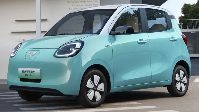 Este minicarro elétrico custa R$ 36 mil e tem consumo equivalente a 82 km/l