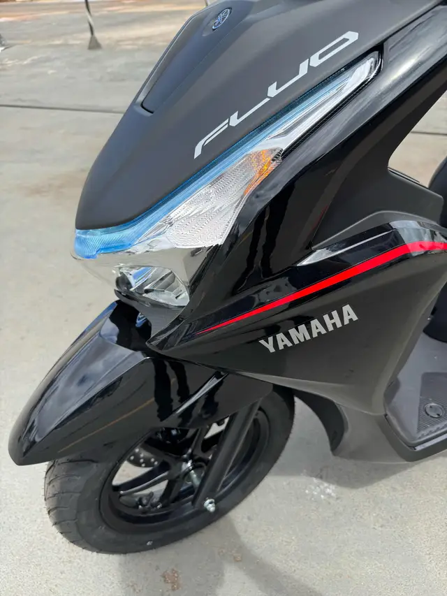 Moto Yamaha Fluo 2026 Hybrid Connected
