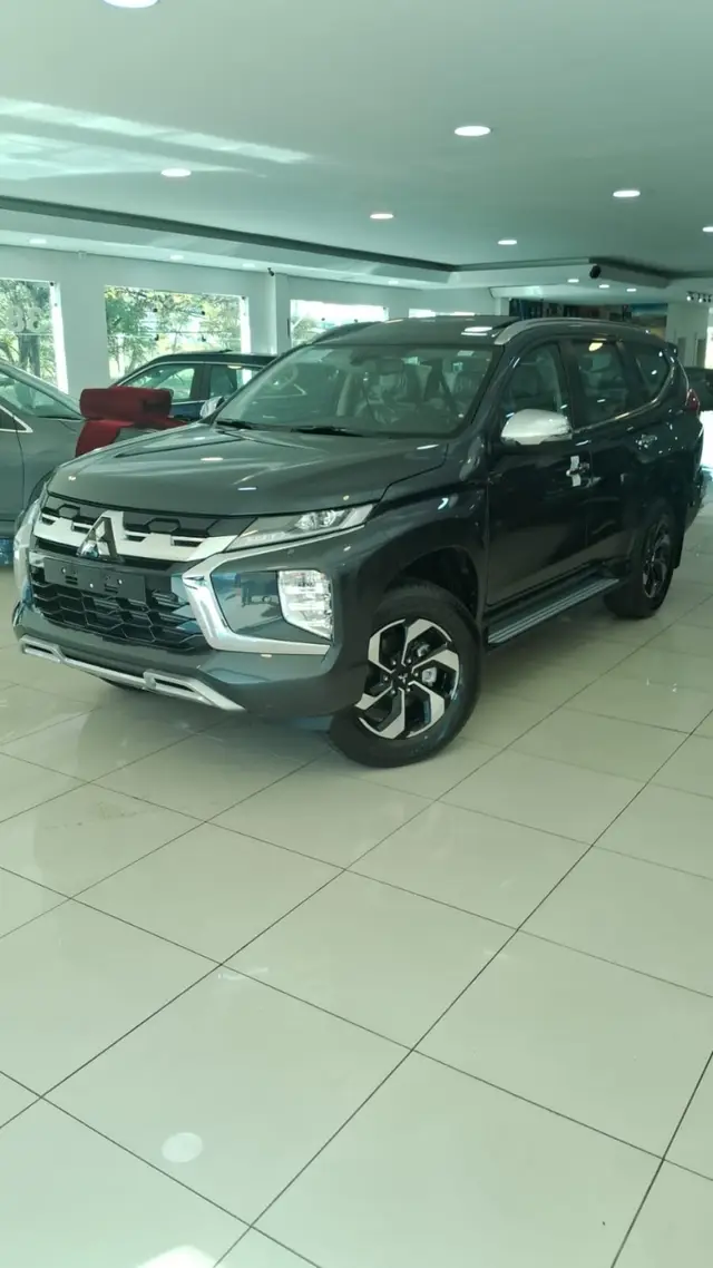 Carro Mitsubishi Pajero Sport 2025 HPE-S 2.4