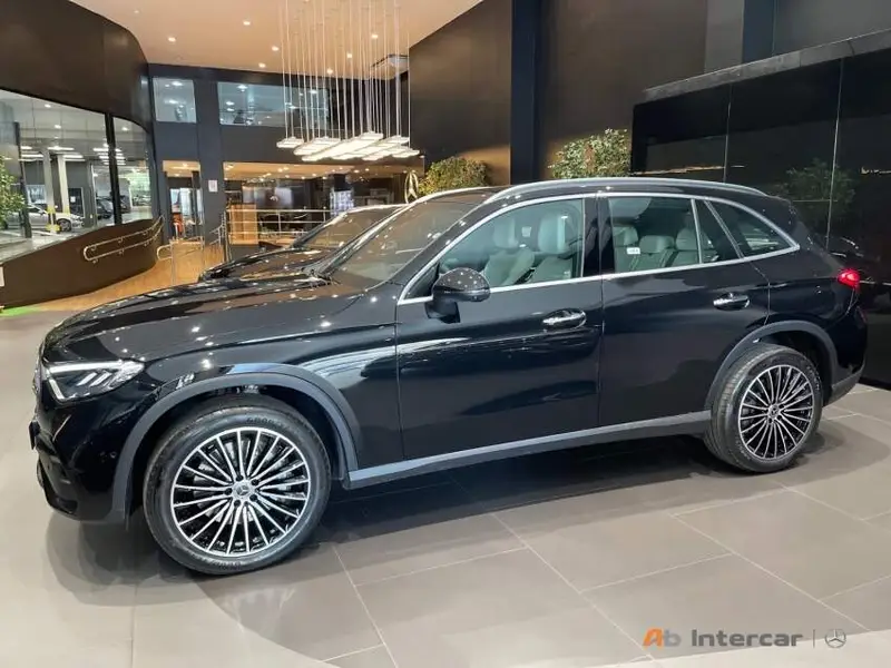 Mercedes-Benz GLC 300 2.0 MHEV 4MATIC AMG LINE