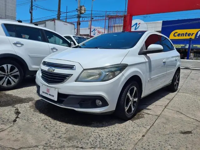 Carro Chevrolet Onix 2013 1.4 LT SPE/4