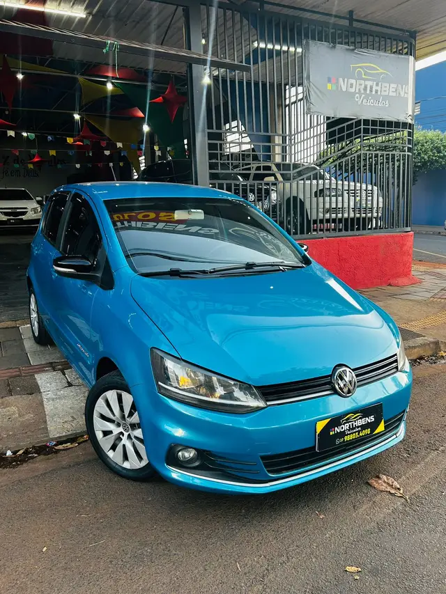 Carro Volkswagen Fox 2015 Trendline 1.0 TEC (Flex)