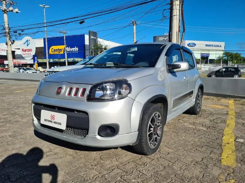 Fiat Uno Sporting 1.4 8V (Flex) 4p