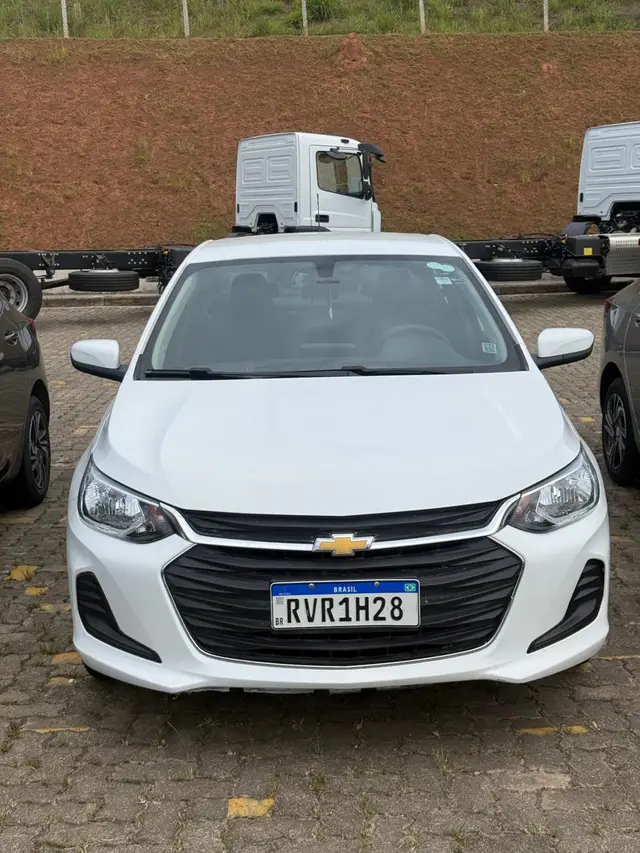 Carro Chevrolet Onix Plus 2023 LT 1.0