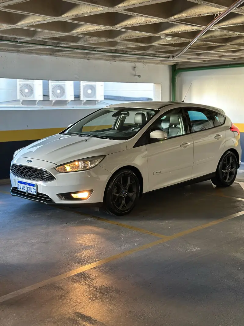 Ford Focus Sedan SE 2.0 PowerShift