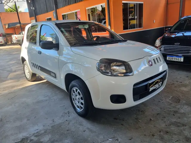 Carro Fiat Uno 2016 Vivace 1.0 8V (Flex) 4p