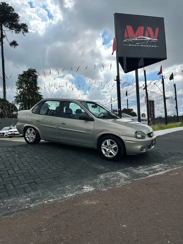 Carro Chevrolet Classic 2005 Corsa Sedan  Life 1.0 VHC
