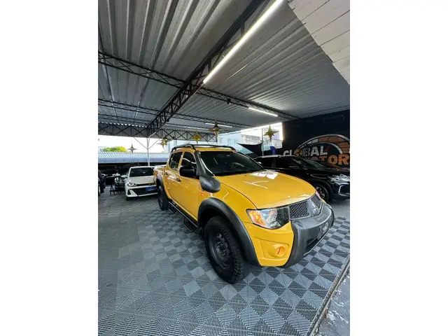 Carro Mitsubishi L200 2017 Triton GLX 3.2 CD TB Int.Diesel Mec