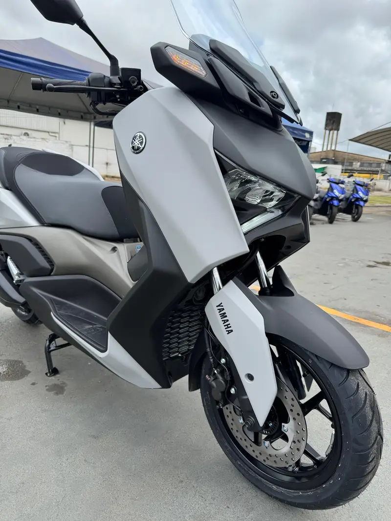 Yamaha 250 Connected