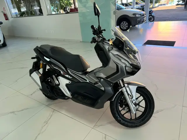 Carro Honda ADV 2023 ABS