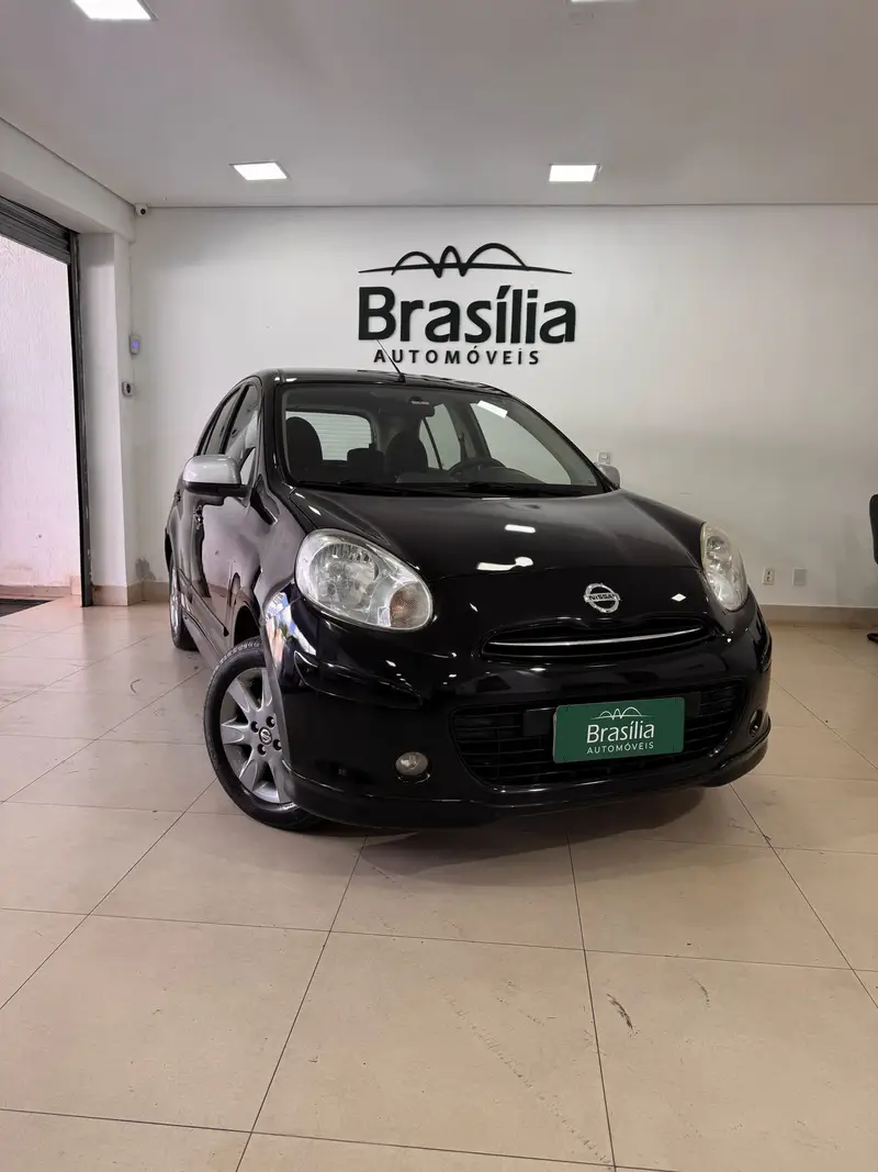 Nissan March 1.6 16V SR (Flex)