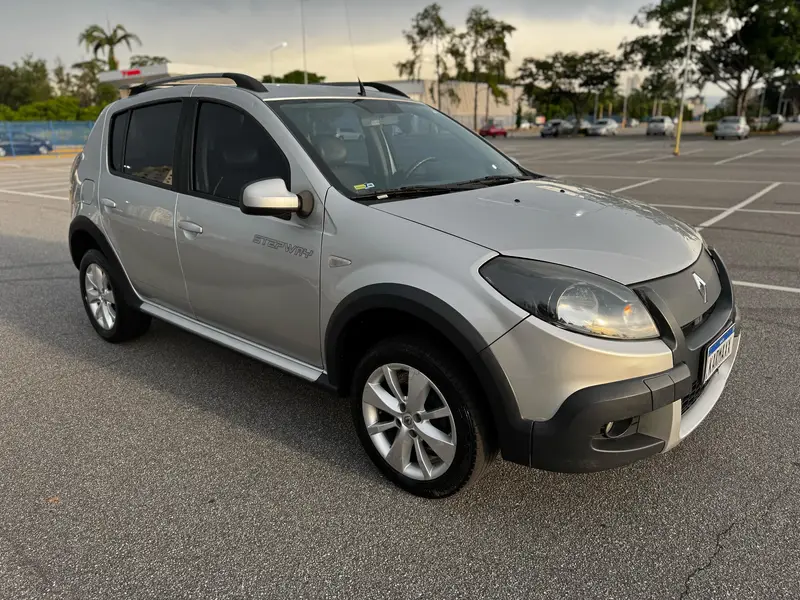 Renault Sandero Stepway 1.6 16V Hi-Flex (aut)